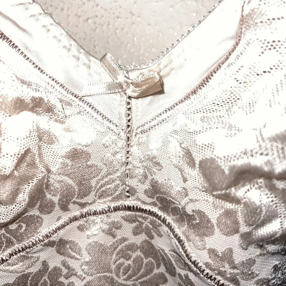 Vintage Bali 36B Womens Glam BodySuit Beige Tan Nude Soft Cup Wireless 8380 - Picture 3 of 15